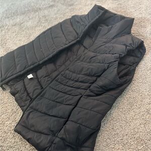 North Face Women’s L black Quilted Puffer Vest